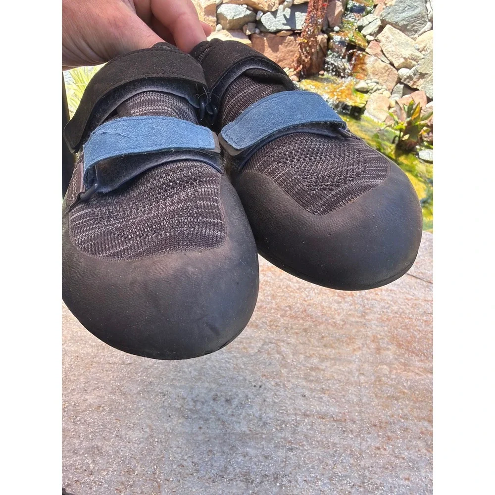 Black Diamond Momentum Climbing Shoes Mens 12 Black Blue Hook and Loop Straps